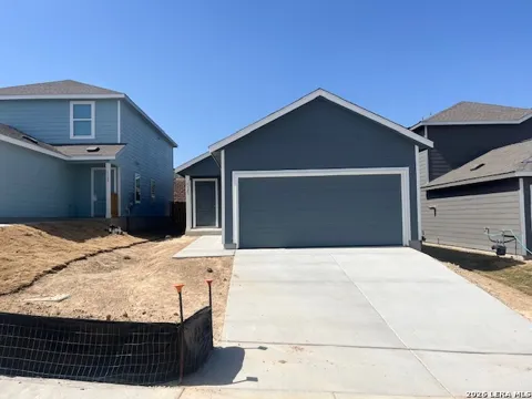 1121 Leicht Dr