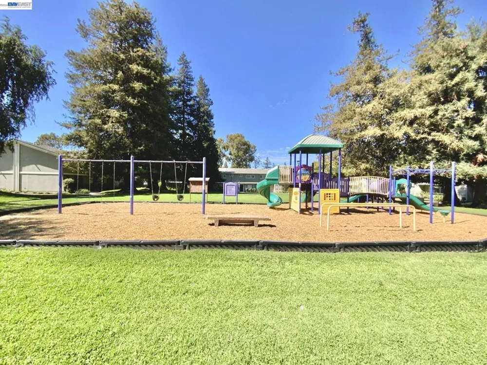 92 Hemlock Ln Milpitas, CA 95035