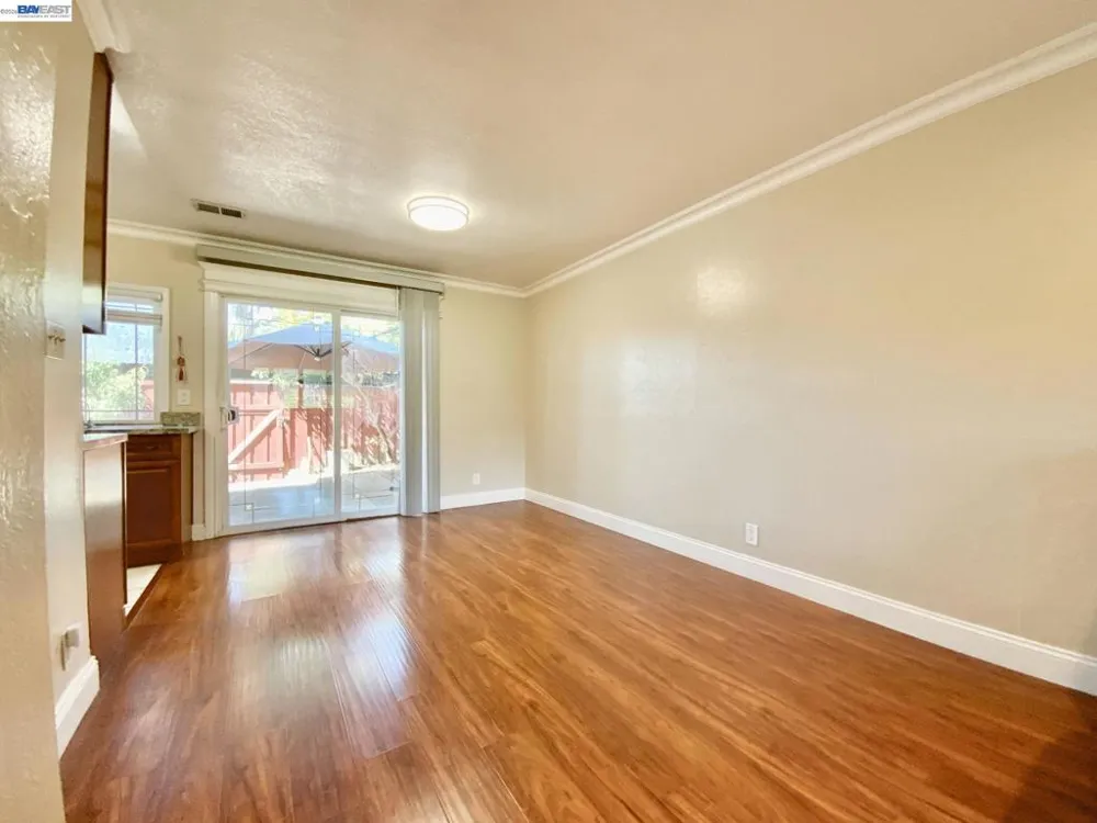 92 Hemlock Ln Milpitas, CA 95035