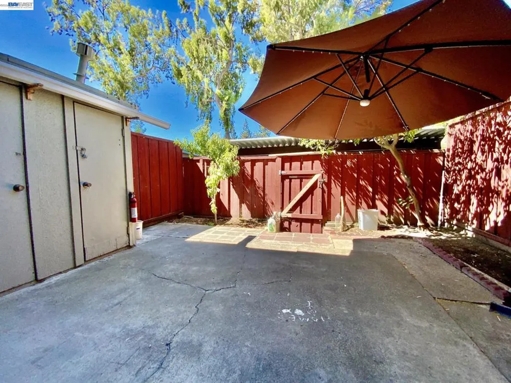 92 Hemlock Ln Milpitas, CA 95035