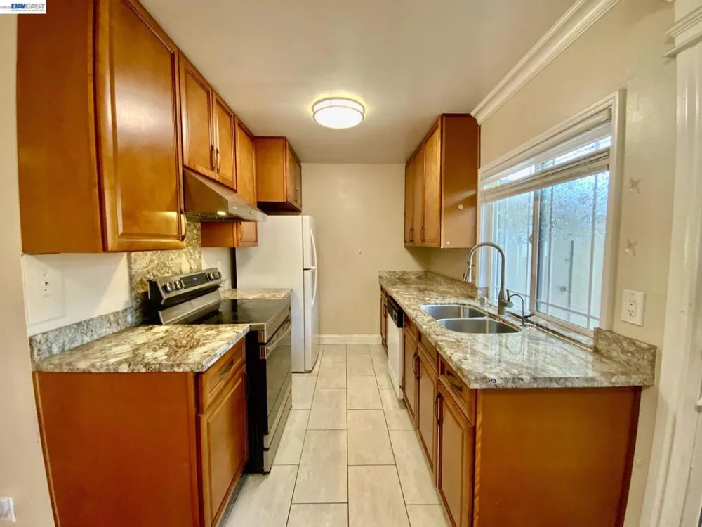 92 Hemlock Ln Milpitas, CA 95035