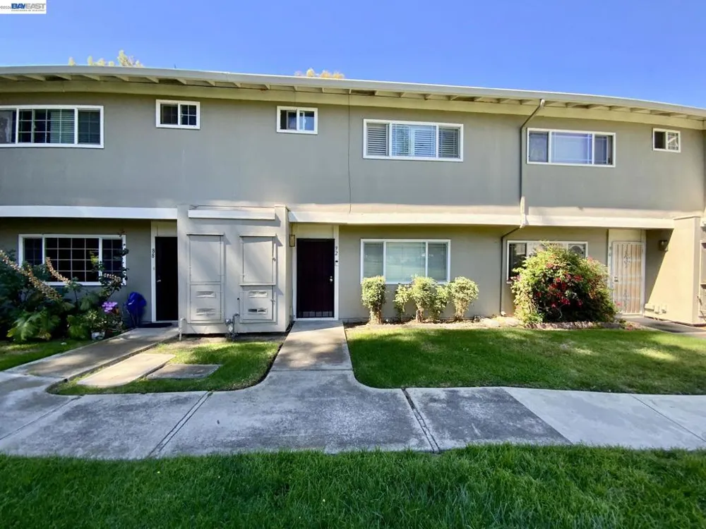 92 Hemlock Ln Milpitas, CA 95035