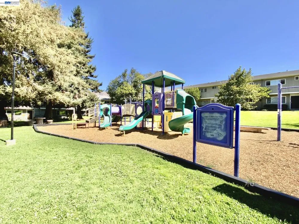 92 Hemlock Ln Milpitas, CA 95035