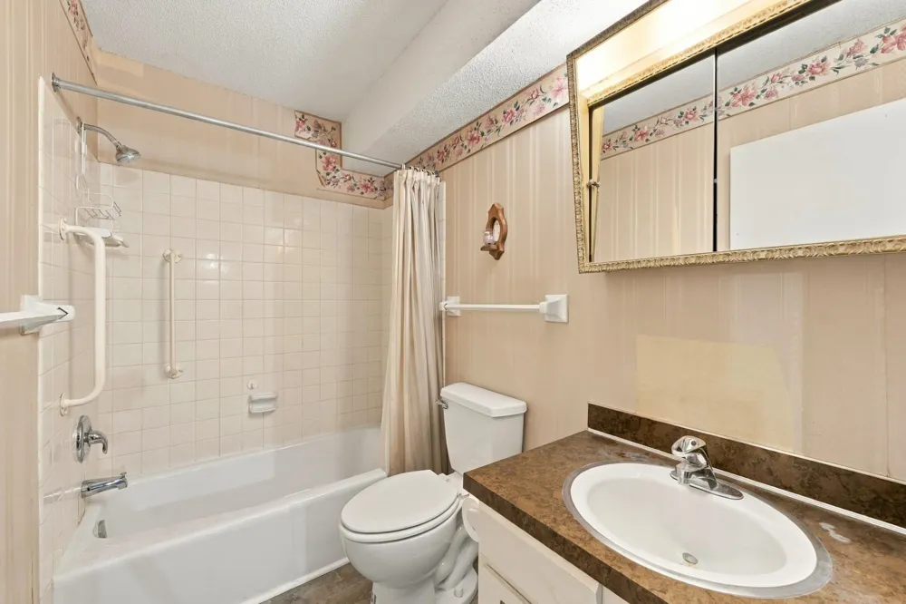7525 Whitney Drive Apple Valley, MN 55124