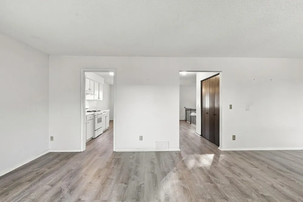 7525 Whitney Drive Apple Valley, MN 55124