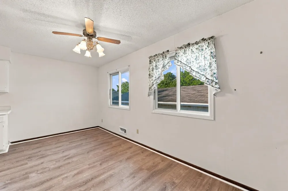 7525 Whitney Drive Apple Valley, MN 55124