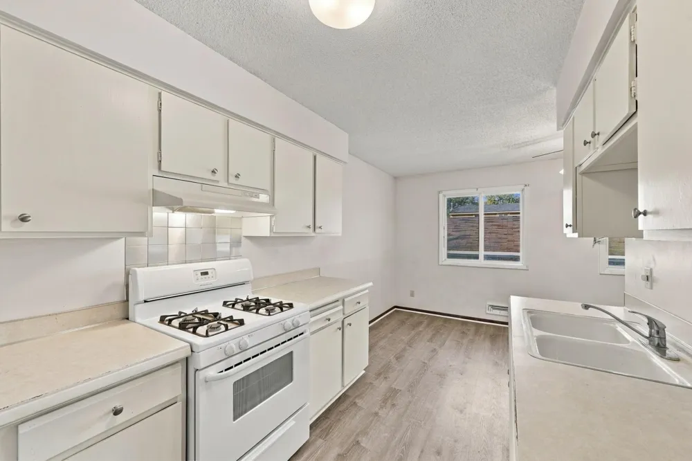 7525 Whitney Drive Apple Valley, MN 55124