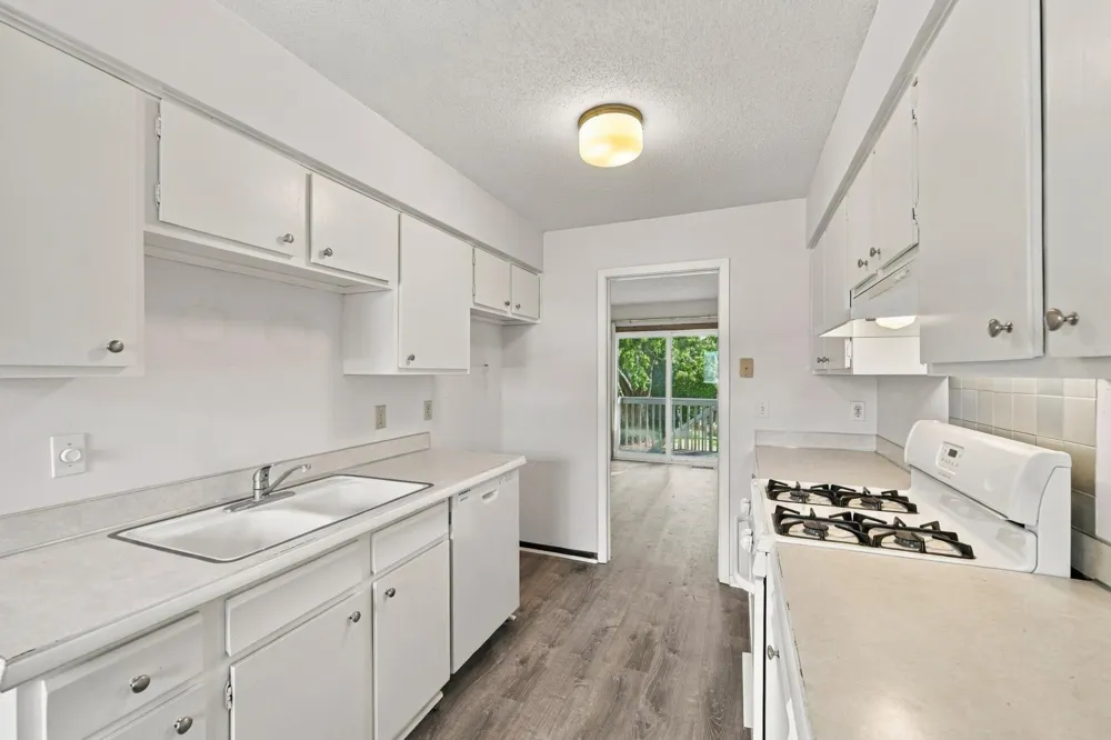 7525 Whitney Drive Apple Valley, MN 55124