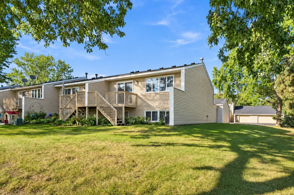 7525 Whitney Drive Apple Valley, MN 55124