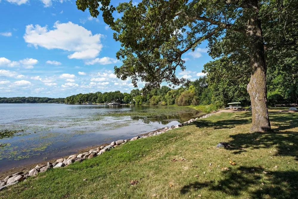 130 Lakeview Road E Chanhassen, MN 55317