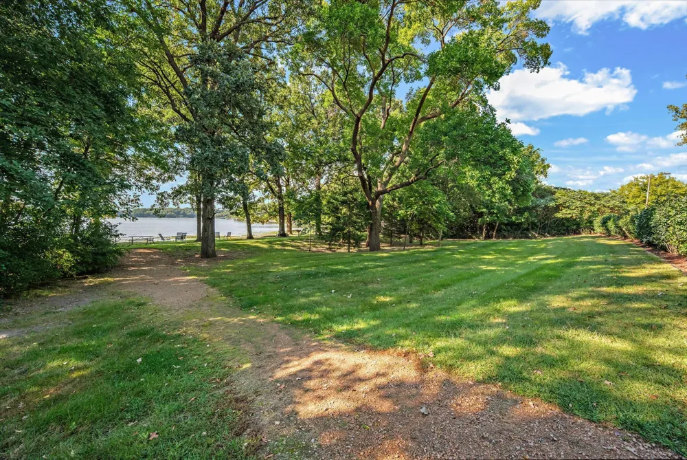 130 Lakeview Road E Chanhassen, MN 55317