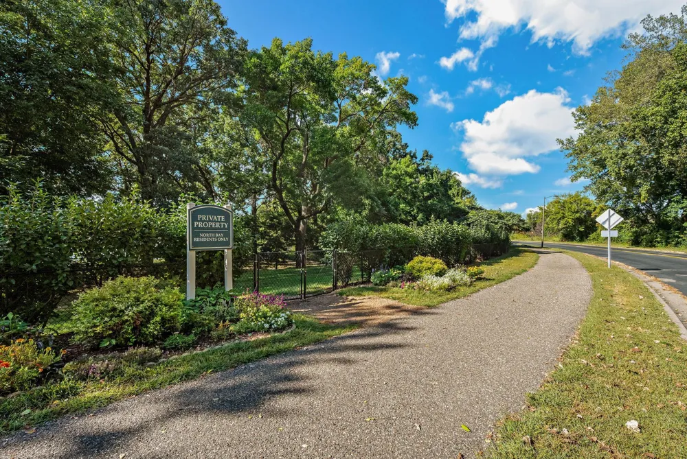 130 Lakeview Road E Chanhassen, MN 55317