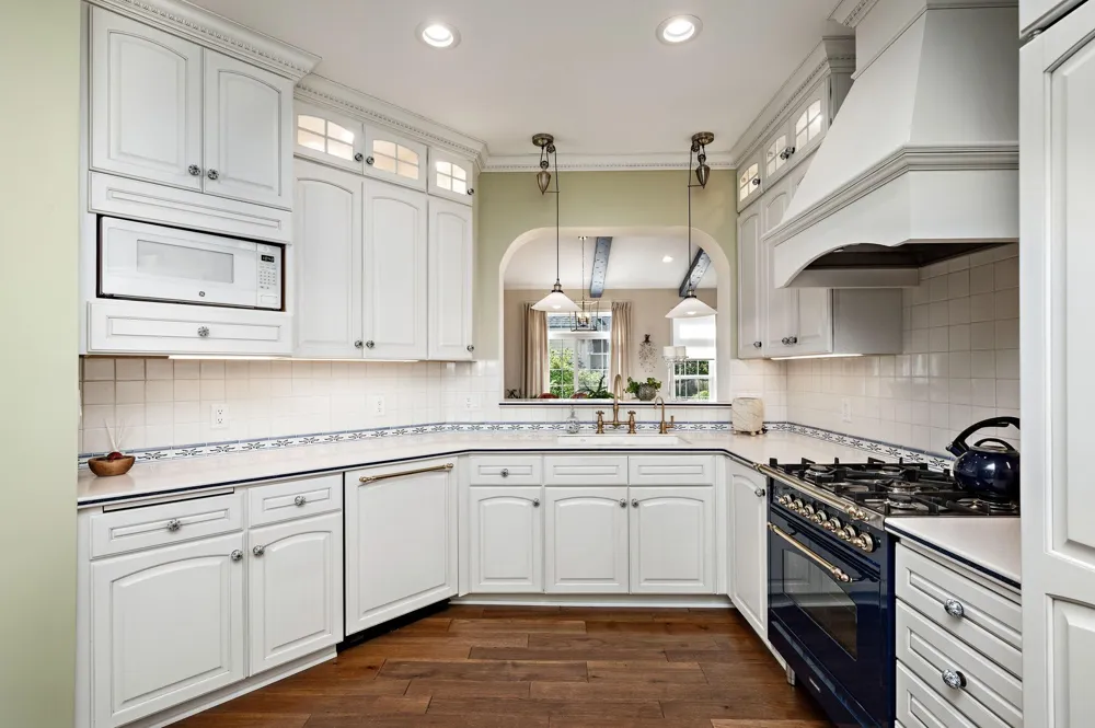 130 Lakeview Road E Chanhassen, MN 55317