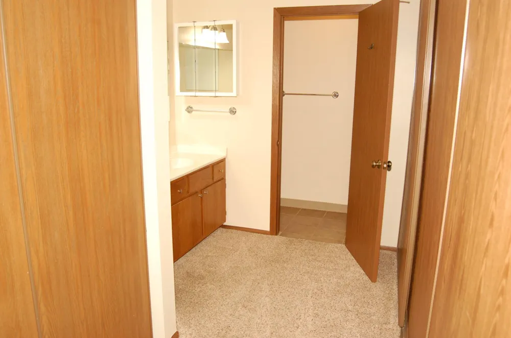 1887 Silver Bell Road #318 Eagan, MN 55122