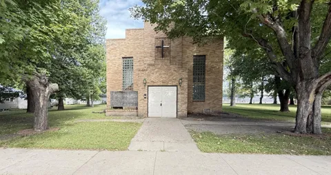 139 E Reuss Avenue