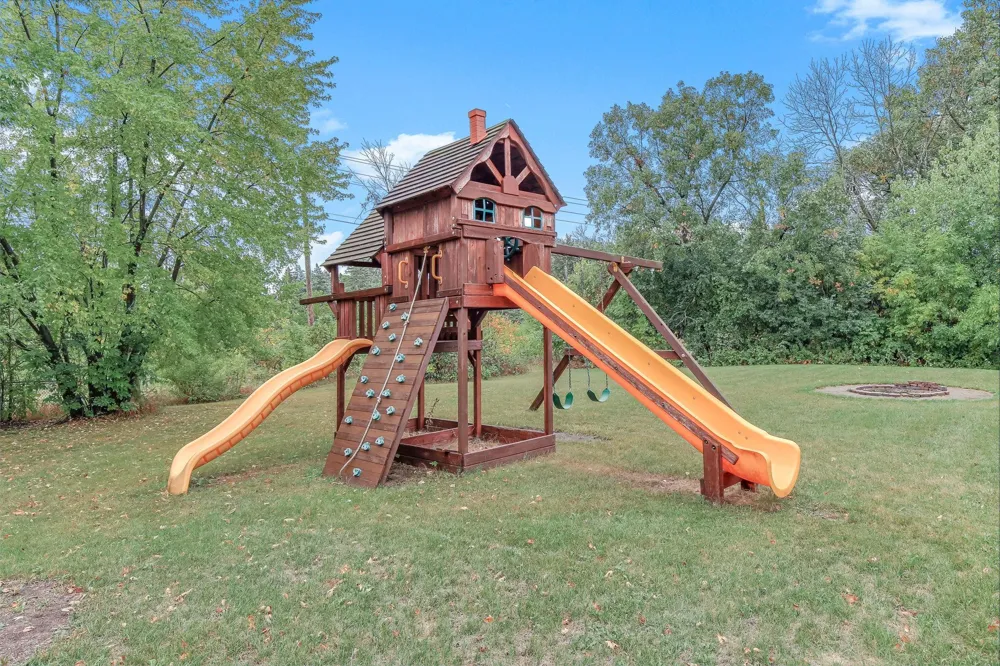 13949 Gauntlet Court Apple Valley, MN 55124
