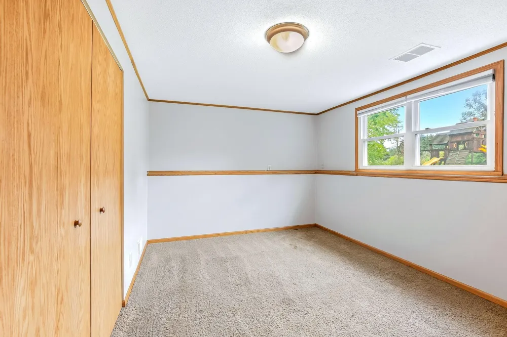 13949 Gauntlet Court Apple Valley, MN 55124