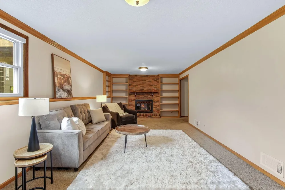 13949 Gauntlet Court Apple Valley, MN 55124