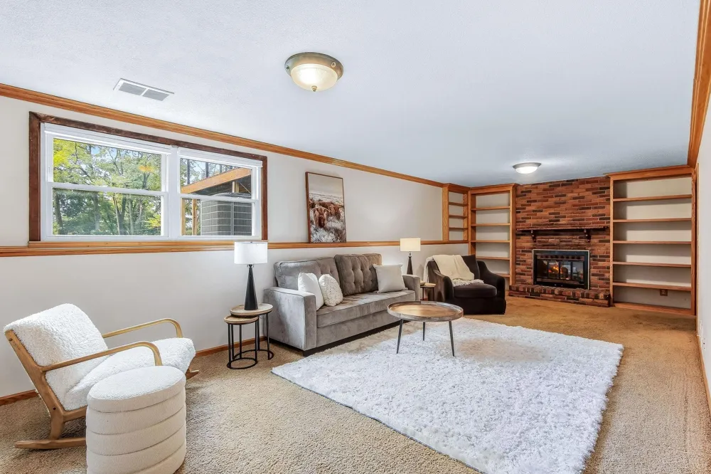 13949 Gauntlet Court Apple Valley, MN 55124
