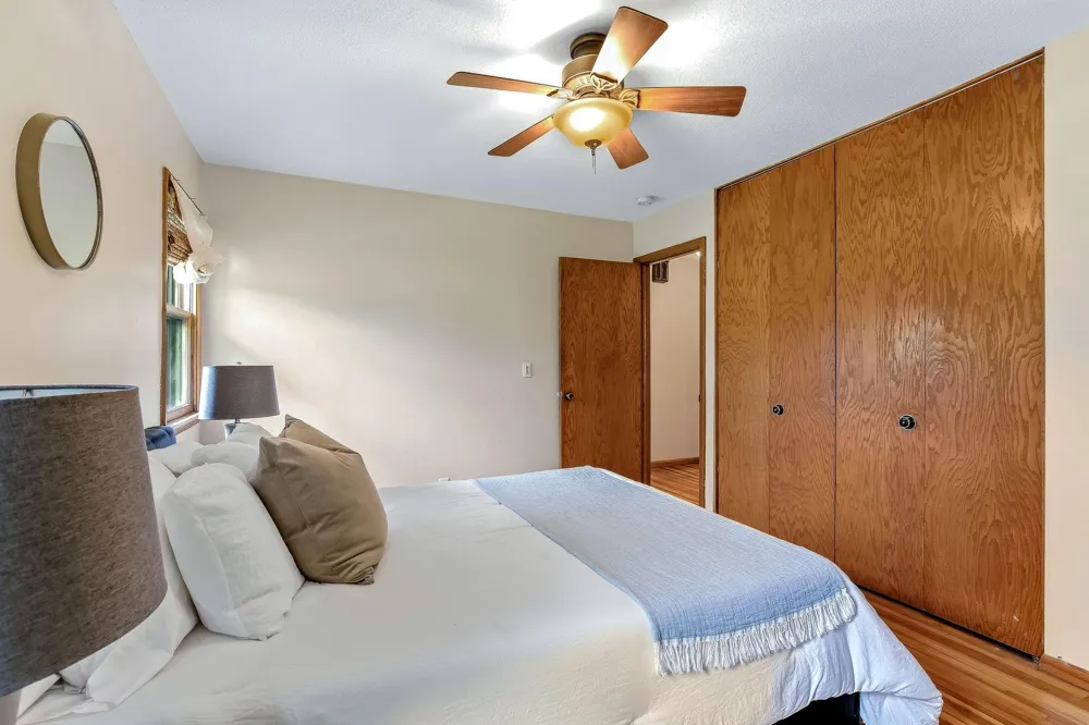 13949 Gauntlet Court Apple Valley, MN 55124
