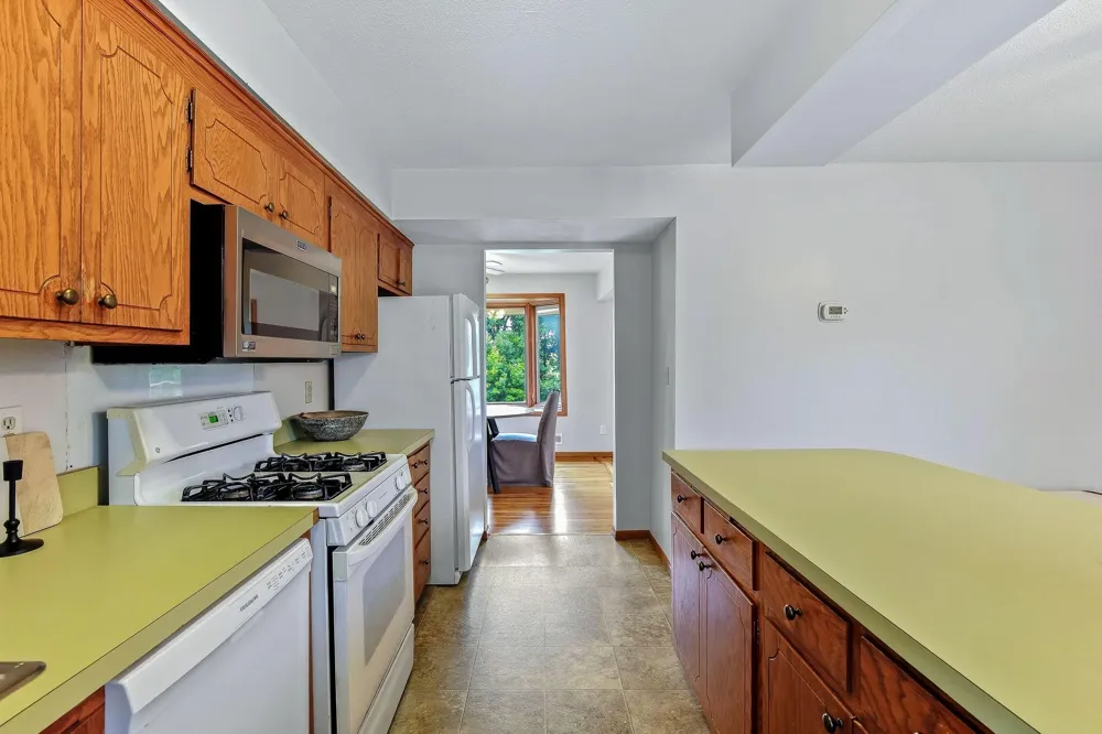 13949 Gauntlet Court Apple Valley, MN 55124