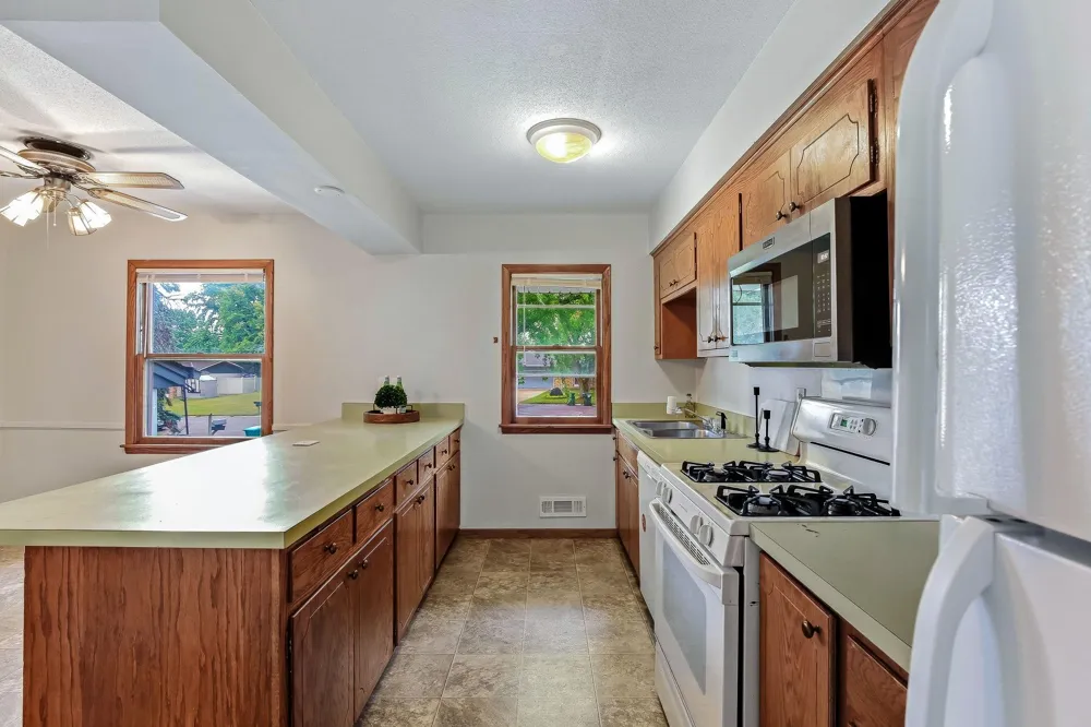 13949 Gauntlet Court Apple Valley, MN 55124