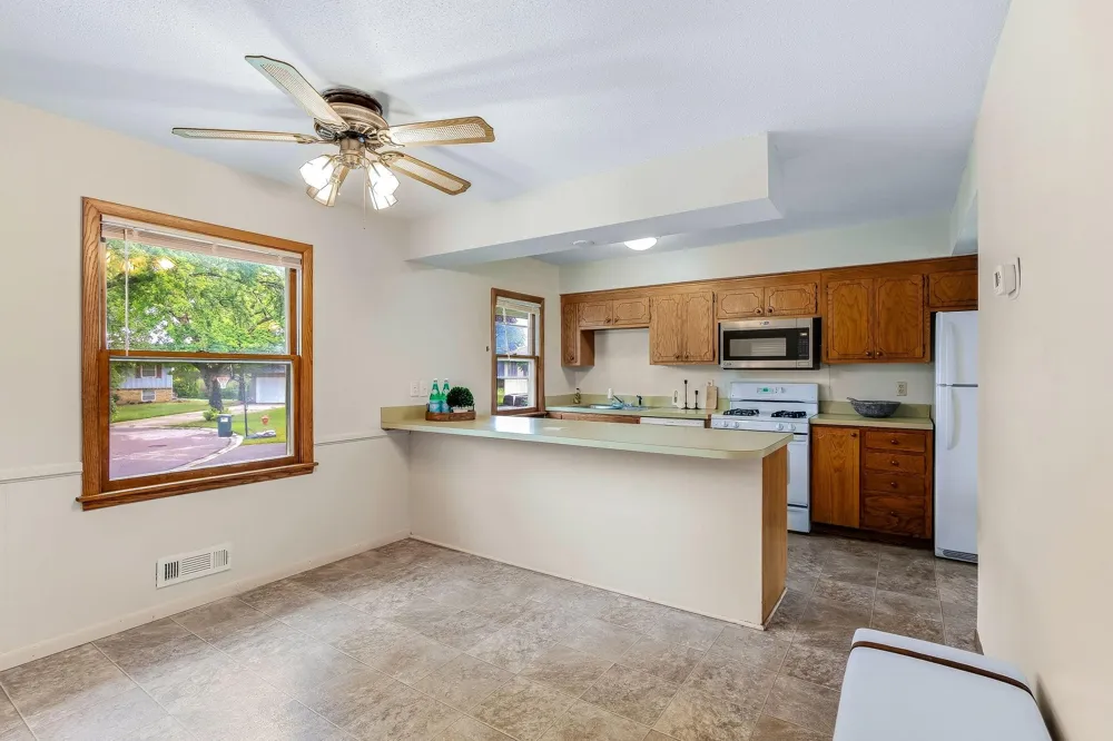 13949 Gauntlet Court Apple Valley, MN 55124