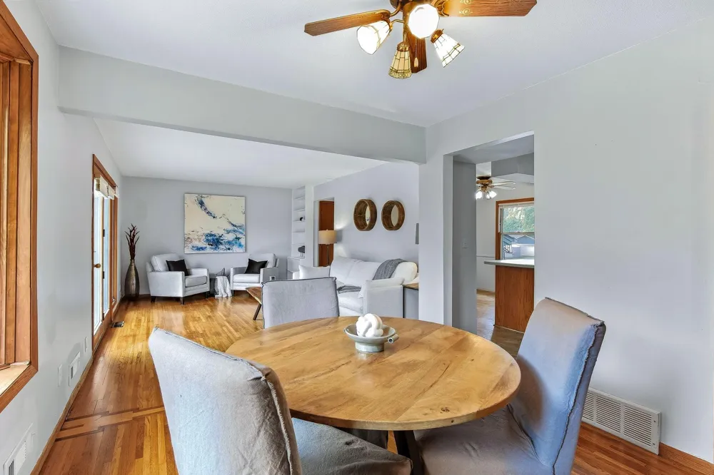 13949 Gauntlet Court Apple Valley, MN 55124