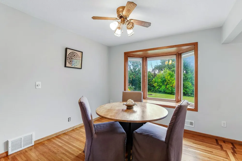 13949 Gauntlet Court Apple Valley, MN 55124