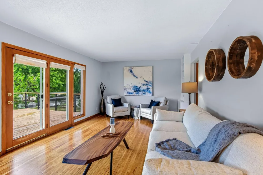 13949 Gauntlet Court Apple Valley, MN 55124