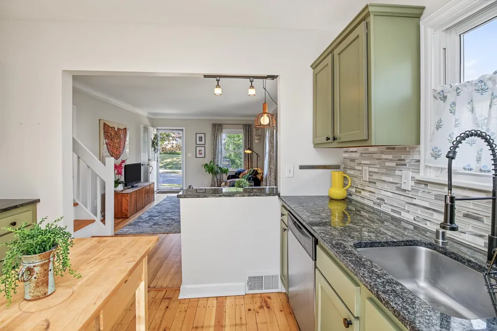 210 Curtice Street W West Saint Paul, MN 55118