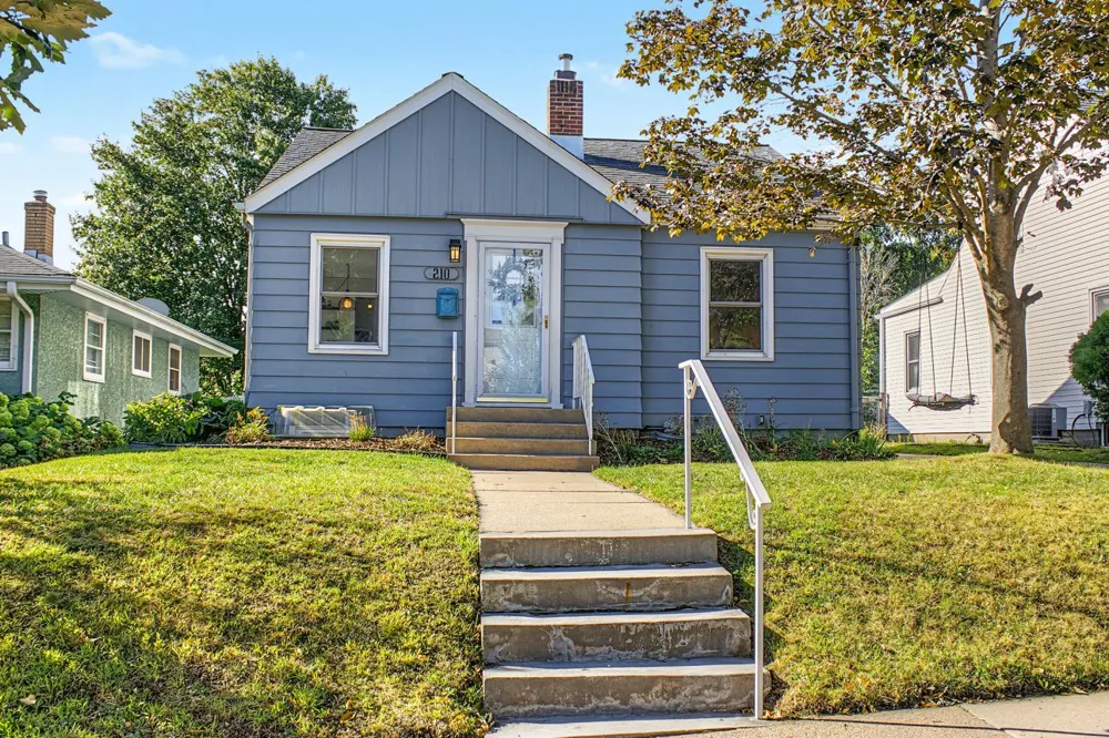 210 Curtice Street W West Saint Paul, MN 55118
