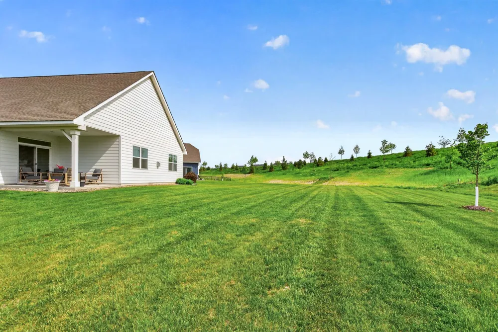 18374 Hamby Way Lakeville, MN 55044