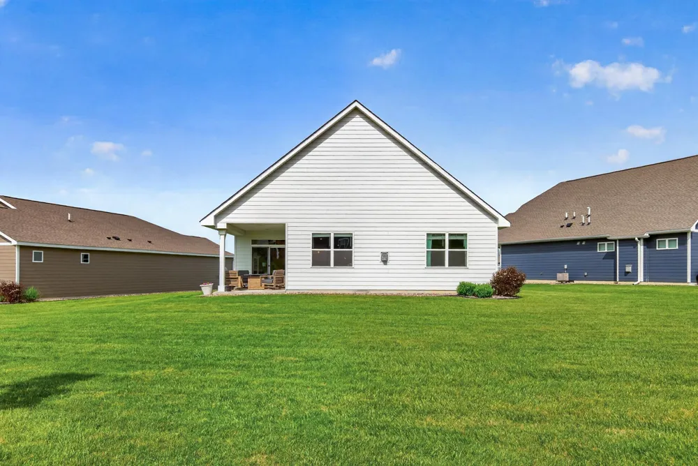 18374 Hamby Way Lakeville, MN 55044