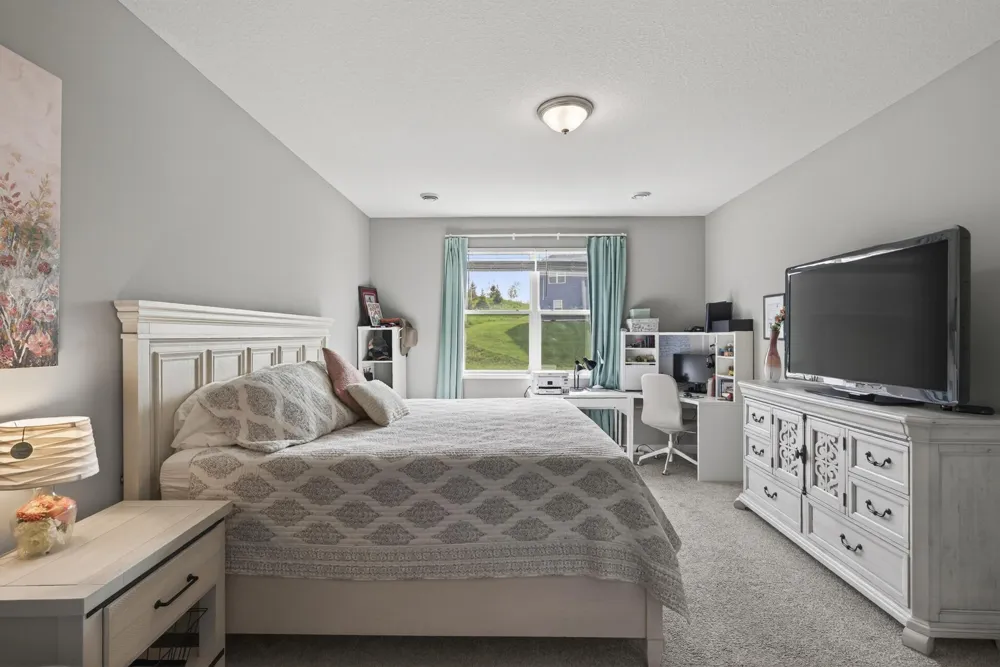 18374 Hamby Way Lakeville, MN 55044