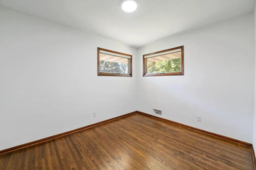 2727 Woodbridge Street Roseville, MN 55113