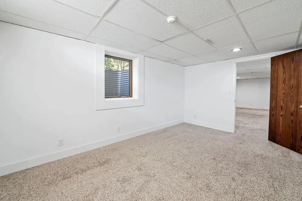 2727 Woodbridge Street Roseville, MN 55113