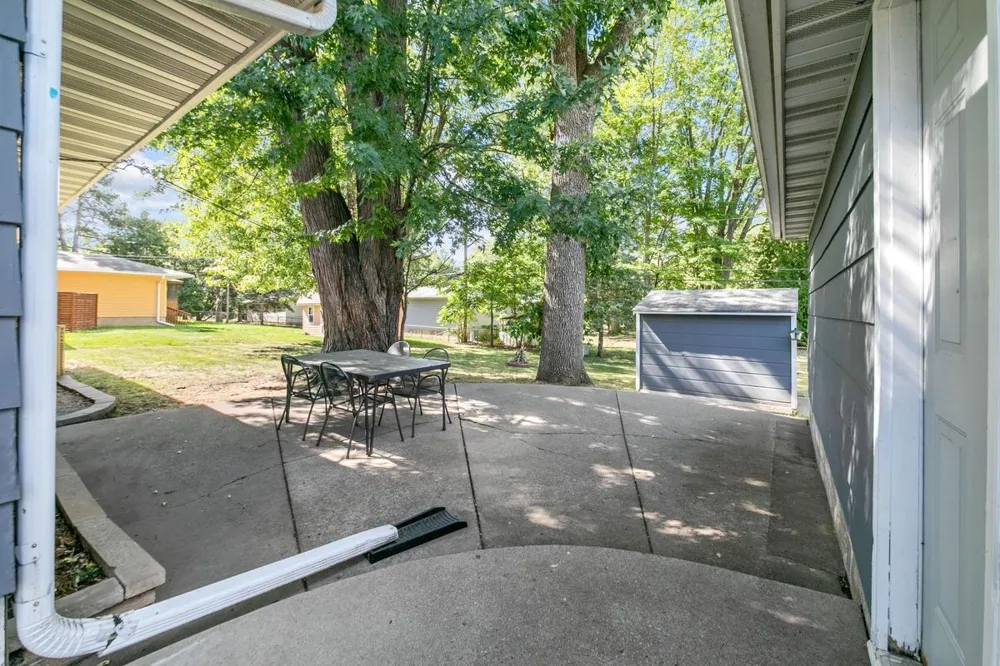 2727 Woodbridge Street Roseville, MN 55113