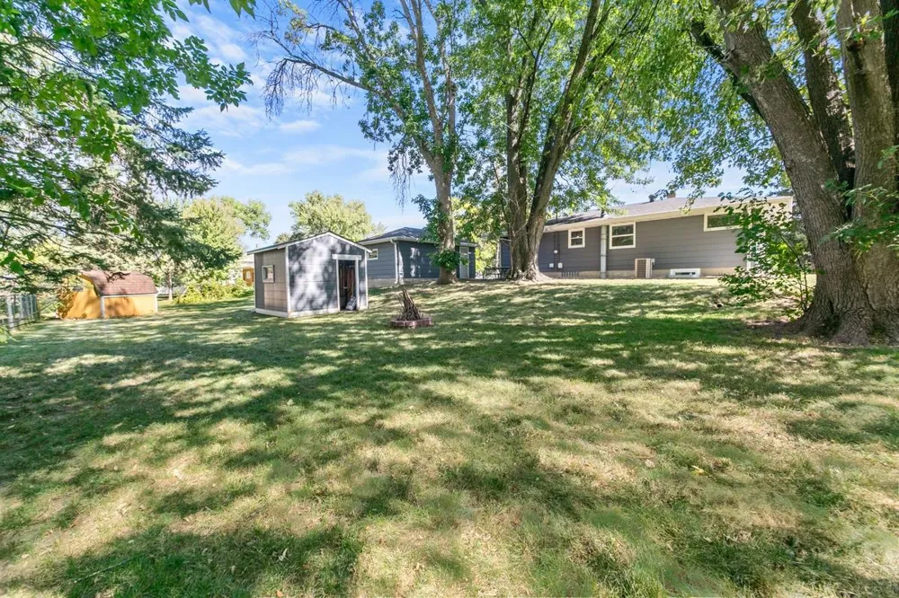 2727 Woodbridge Street Roseville, MN 55113