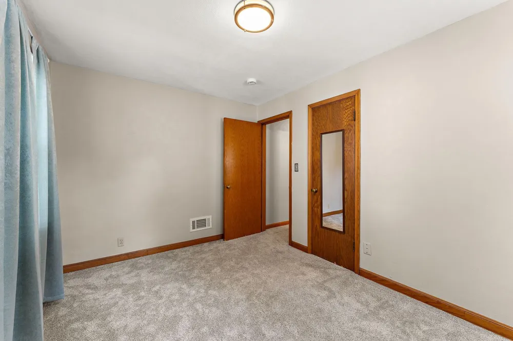 828 3rd Avenue S South Saint Paul, MN 55075