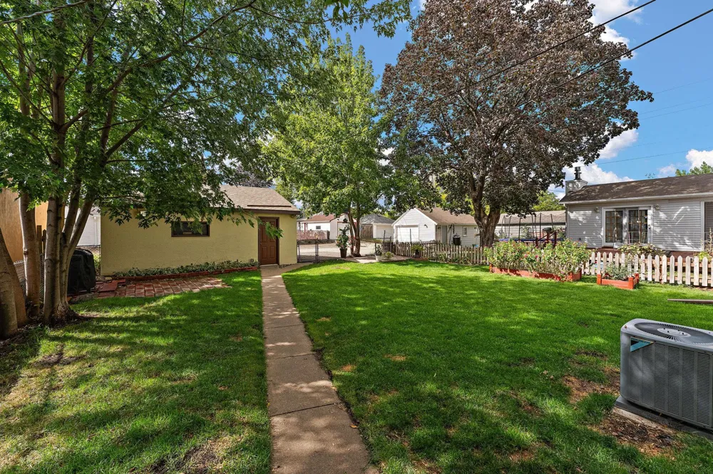 828 3rd Avenue S South Saint Paul, MN 55075