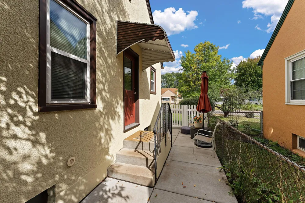 828 3rd Avenue S South Saint Paul, MN 55075