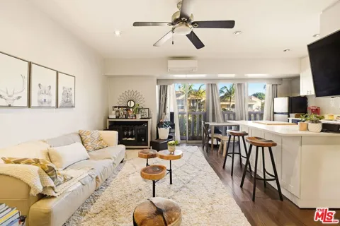 999 Doheny Drive #104