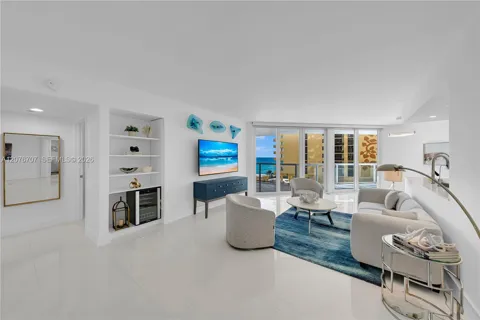 16425 Collins Ave #712