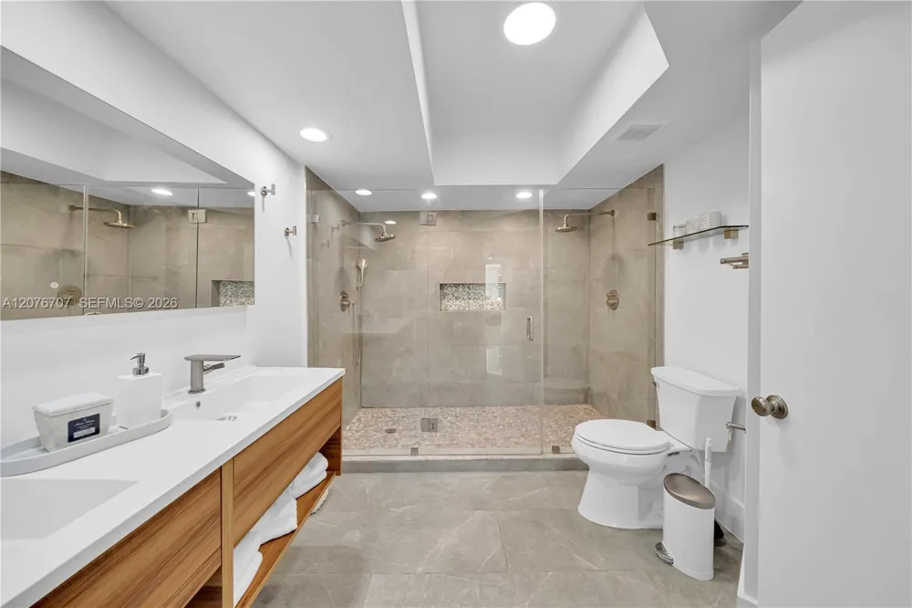 16425 Collins Ave #712 Sunny Isles Beach, FL 33160
