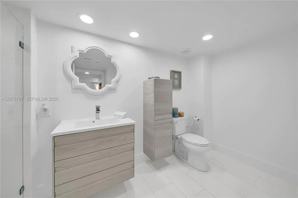 16425 Collins Ave #712 Sunny Isles Beach, FL 33160