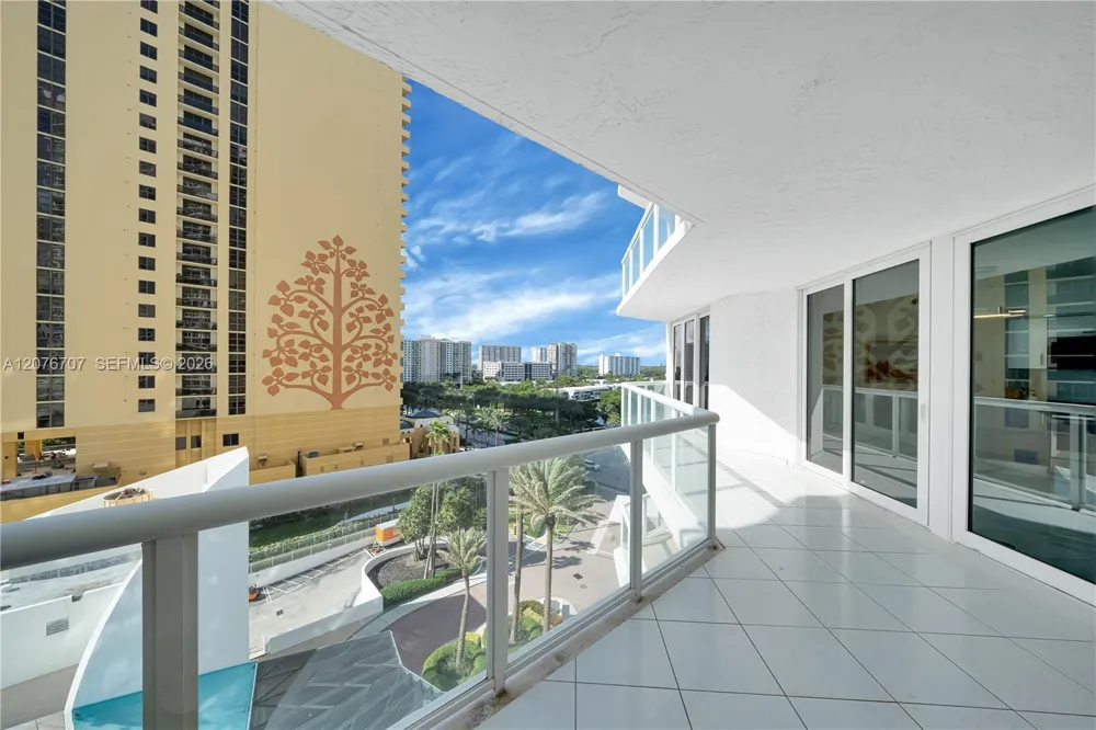 16425 Collins Ave #712 Sunny Isles Beach, FL 33160