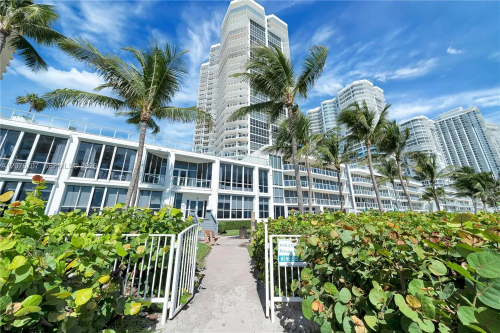 16425 Collins Ave #712 Sunny Isles Beach, FL 33160