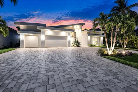 4408 SW 28TH PLACE