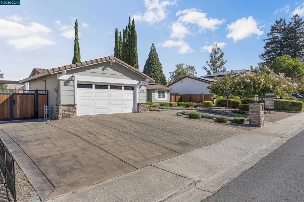 726 Bloching Circle Clayton, CA 94517